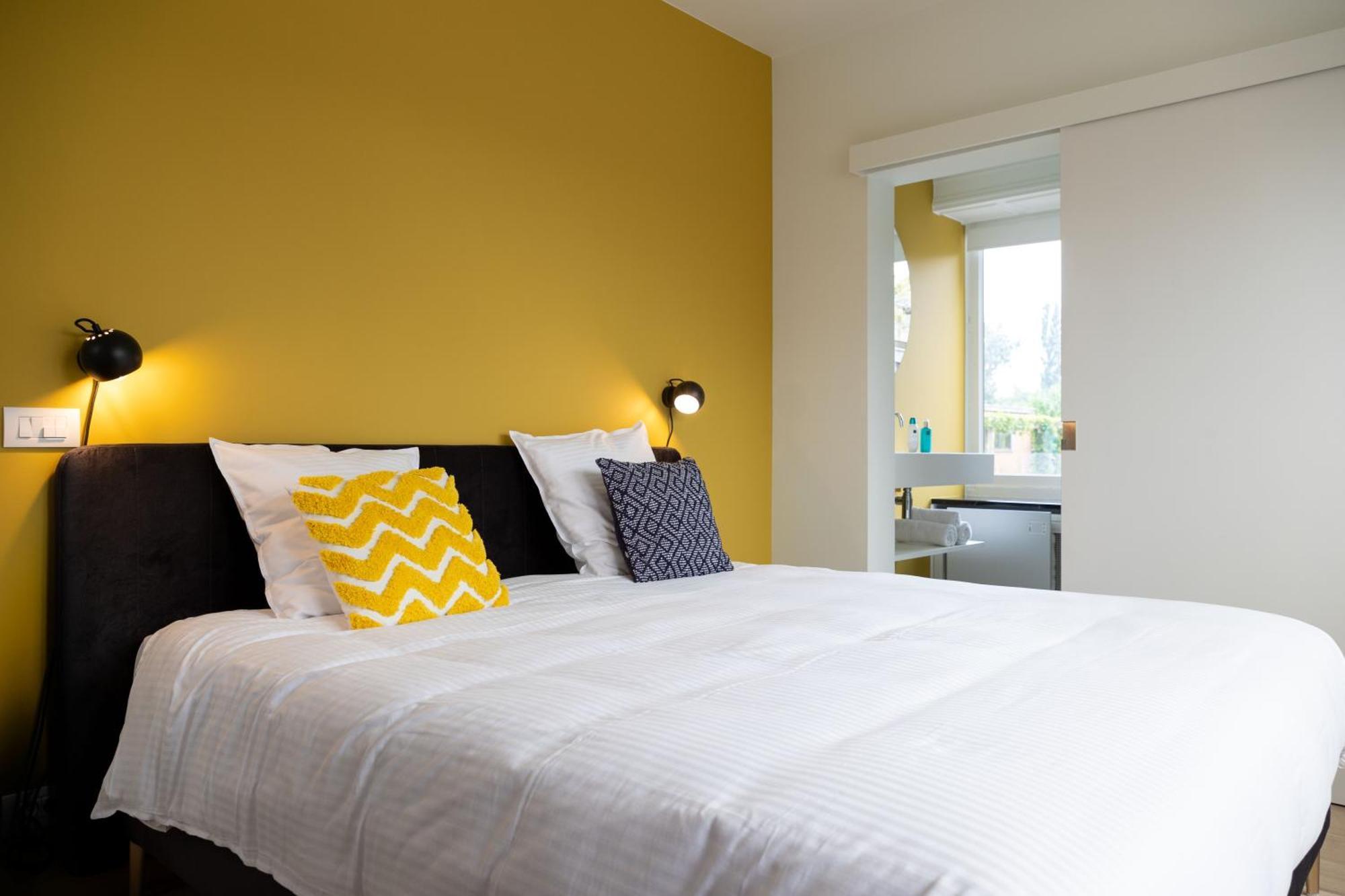 Bed and Breakfast Tuss Кортрейк Экстерьер фото
